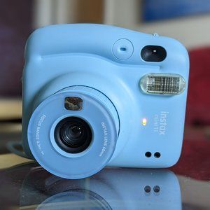 Instax Mini 11 in Blue & 4 packs of film